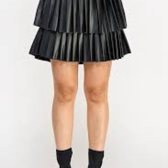 NWT GUESS Paloma Skirt Size XL - Picture 2 of 5